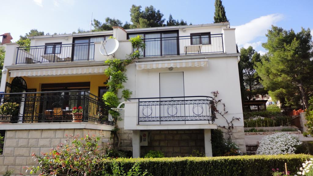 Guesthouse Apartment Bozica Бол Экстерьер фото