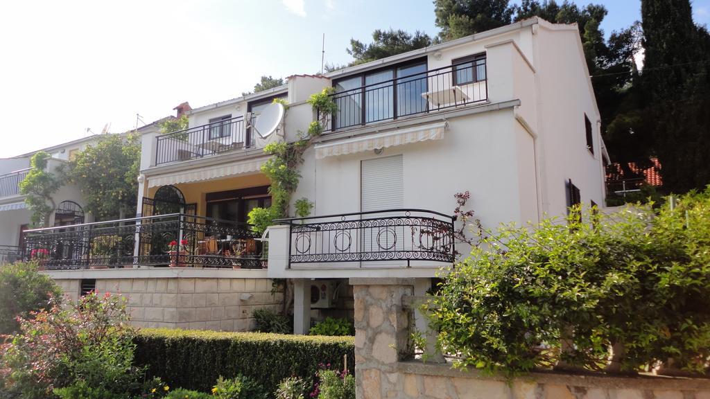 Guesthouse Apartment Bozica Бол Экстерьер фото