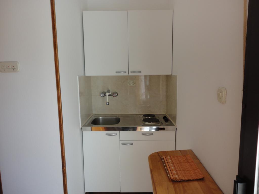 Guesthouse Apartment Bozica Бол Номер фото