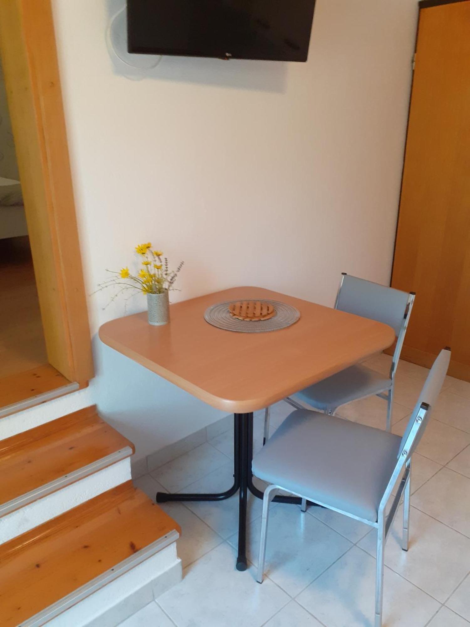 Guesthouse Apartment Bozica Бол Экстерьер фото