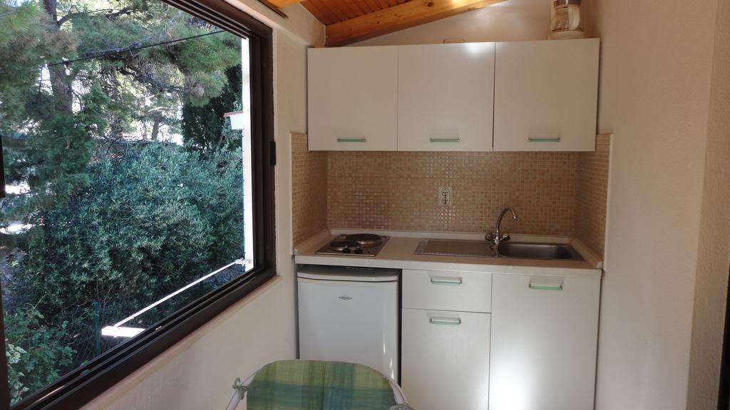 Guesthouse Apartment Bozica Бол Номер фото