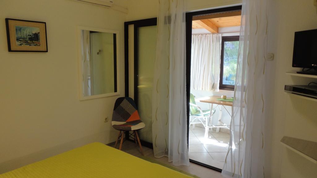 Guesthouse Apartment Bozica Бол Экстерьер фото